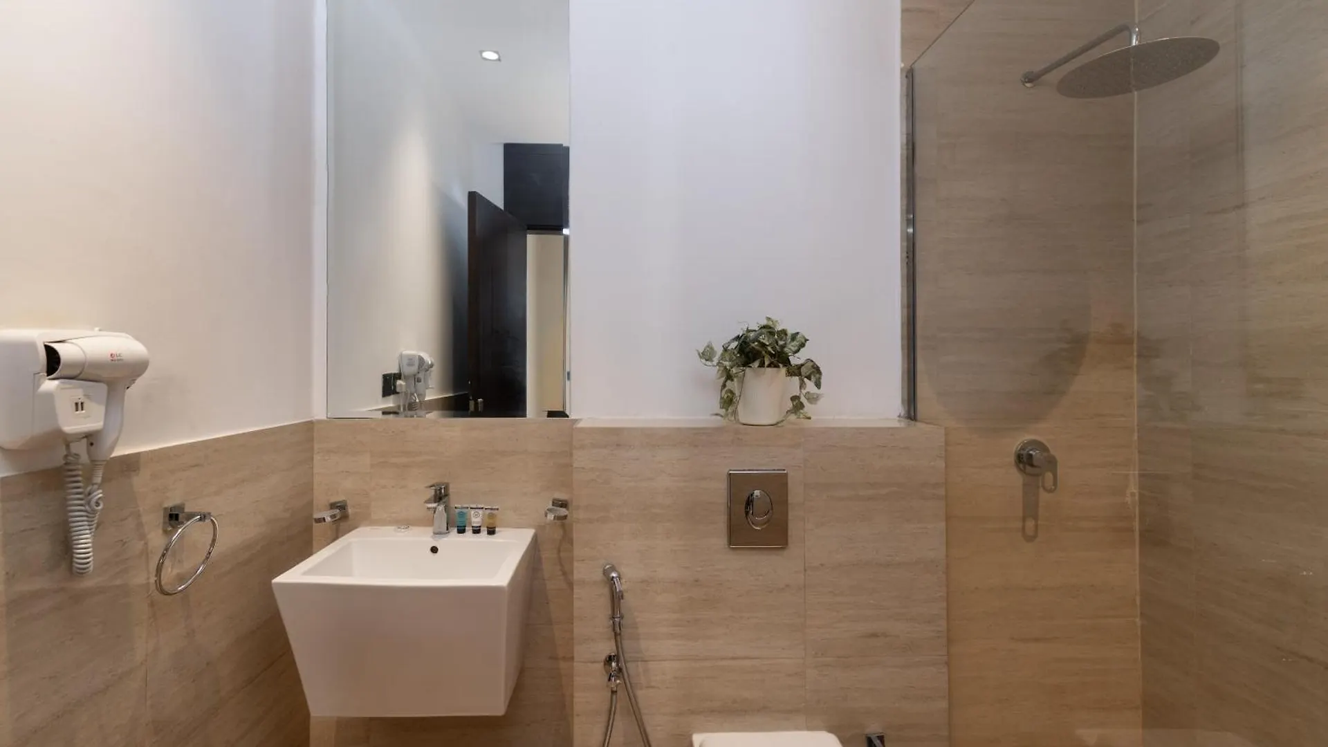 ****  The Corner Hotel Resorts - Riyadh Saudi Arabia