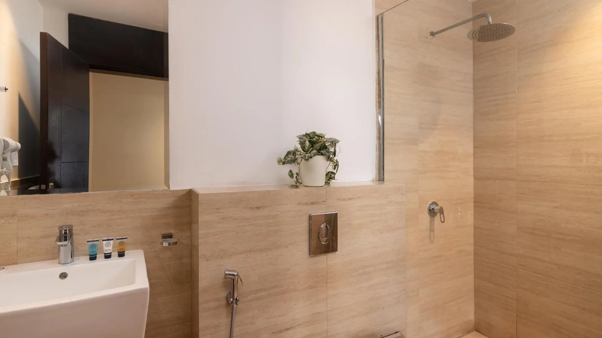 The Corner Hotel Resorts - Riyadh